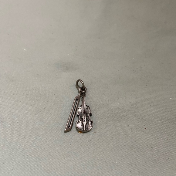 Silver Violin Pendant Charm - Picture 1 of 2
